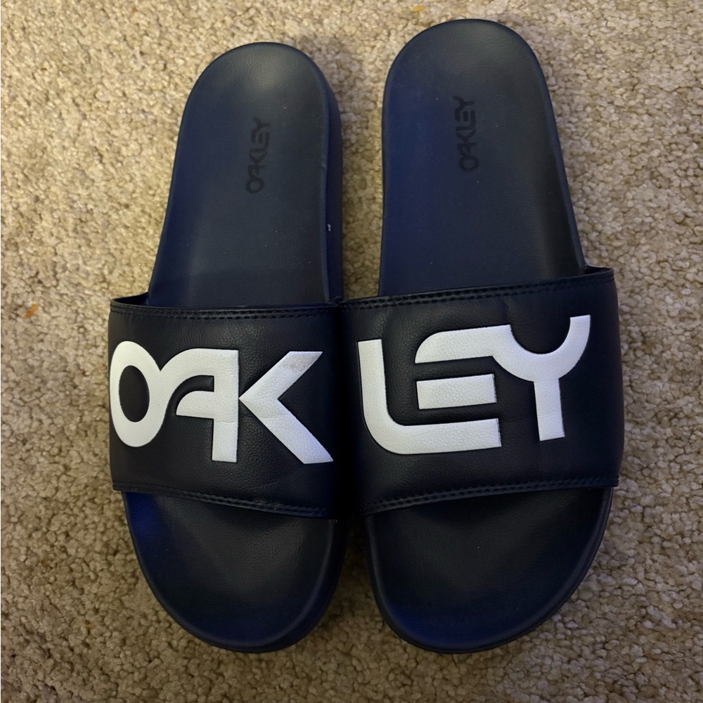 Oakley Men’s  B1B 2.0 Sliders  Sz 13 Blackout Excellent Never Worn Condition -